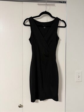 Classic Black Sleeveless V-Neck Women’s Dress